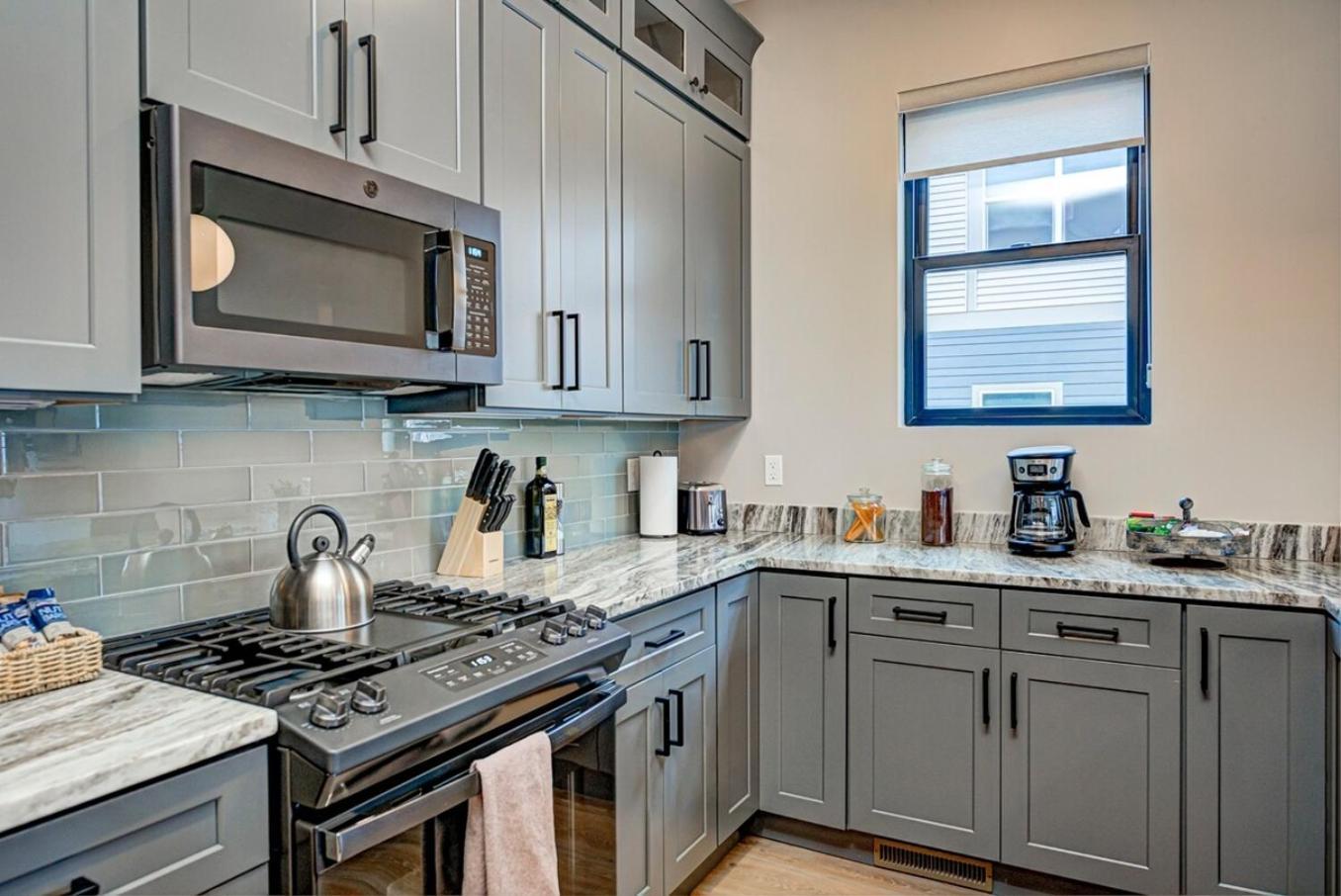 It's Good - Two Homes Sleeps 18