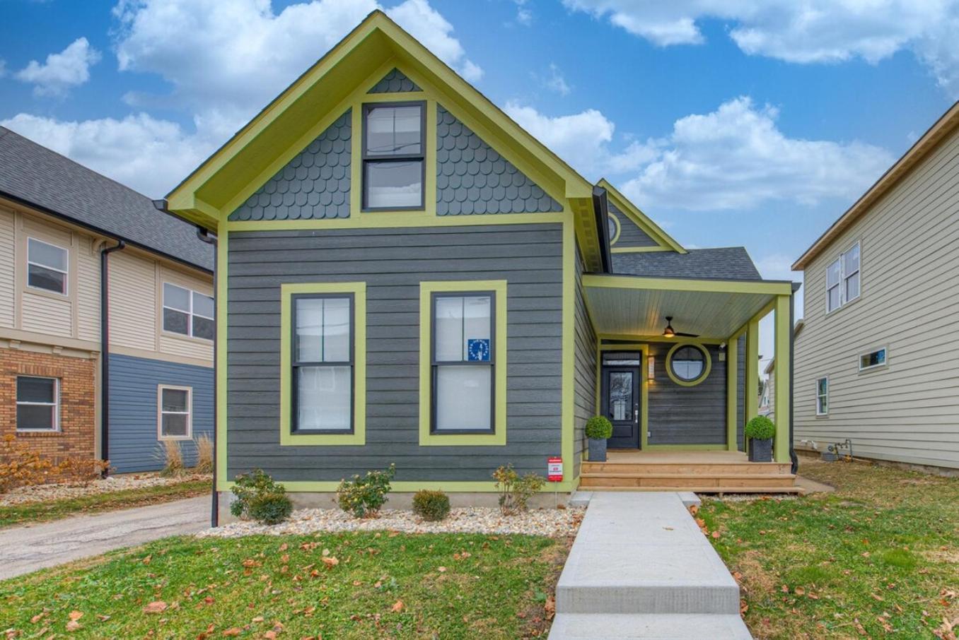 Holiday home It's Good - Two Homes Sleeps 18 Indianapolis