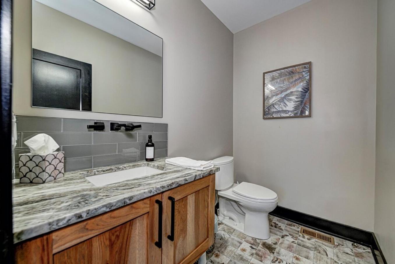 It's Good - Two Homes Sleeps 18 Holiday home Indianapolis